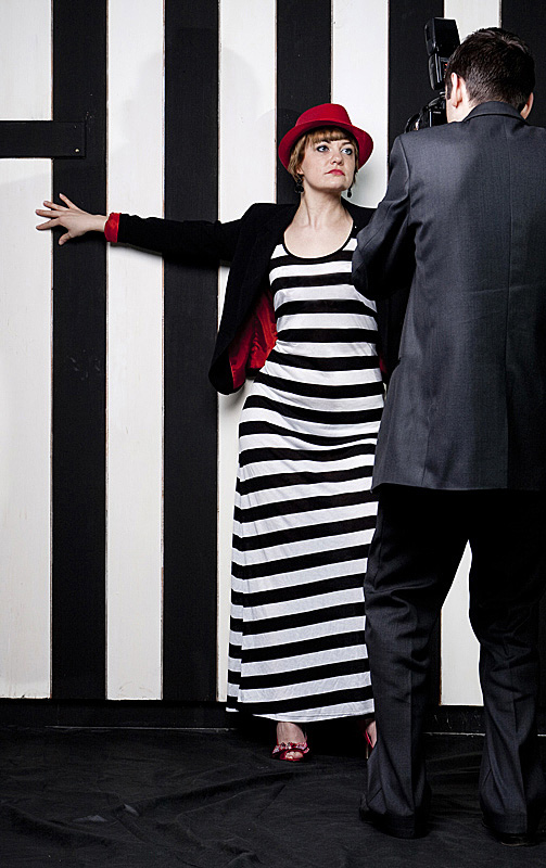 z za pleców, behind his back