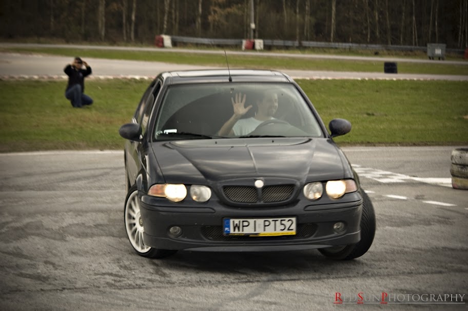DSC_4727 MG ZS on track